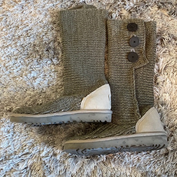 UGG Shoes - UGG Gray Classic Cardy Button Knit boots sz 7